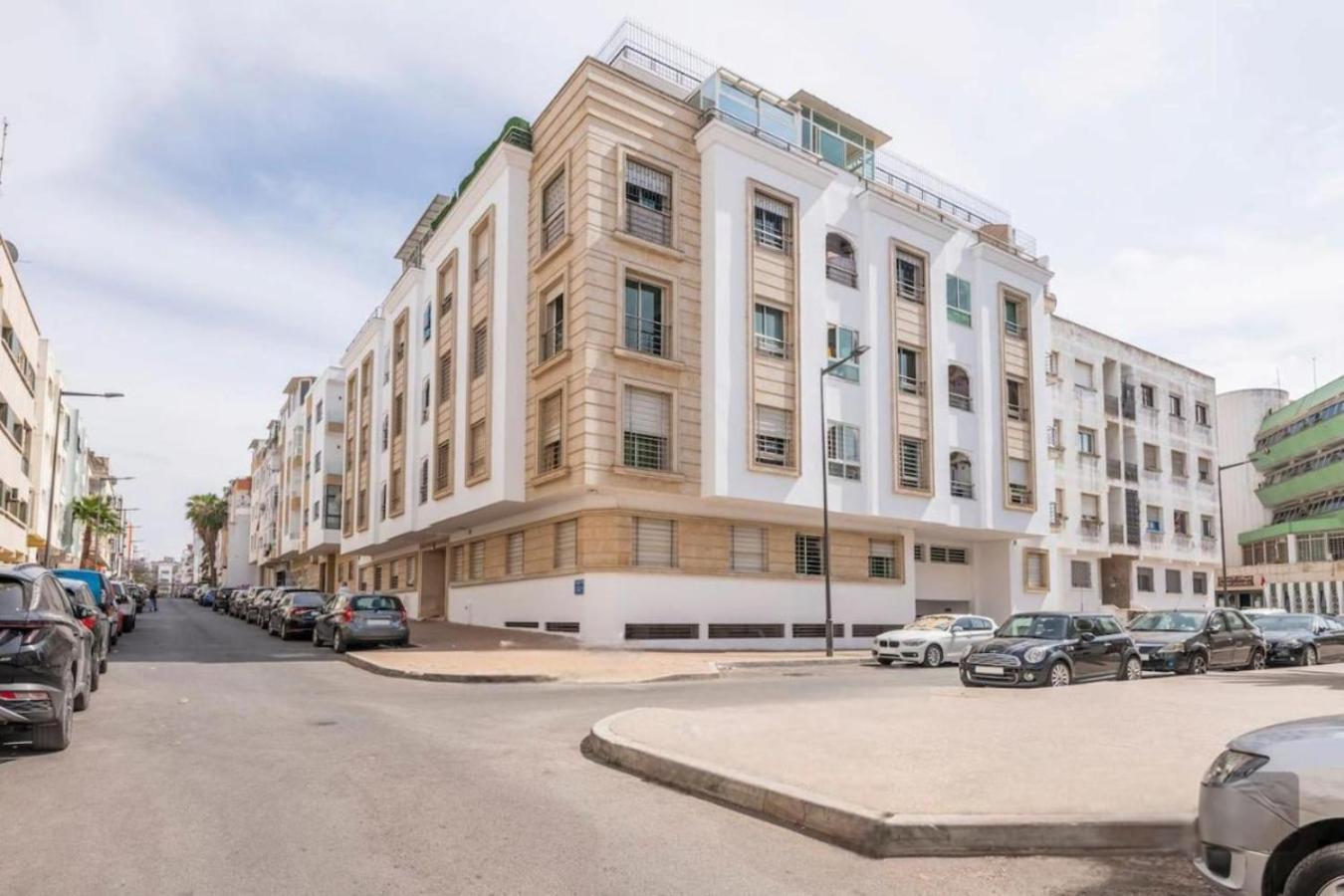 Apartment With Parking In Rabat Central Location Екстериор снимка